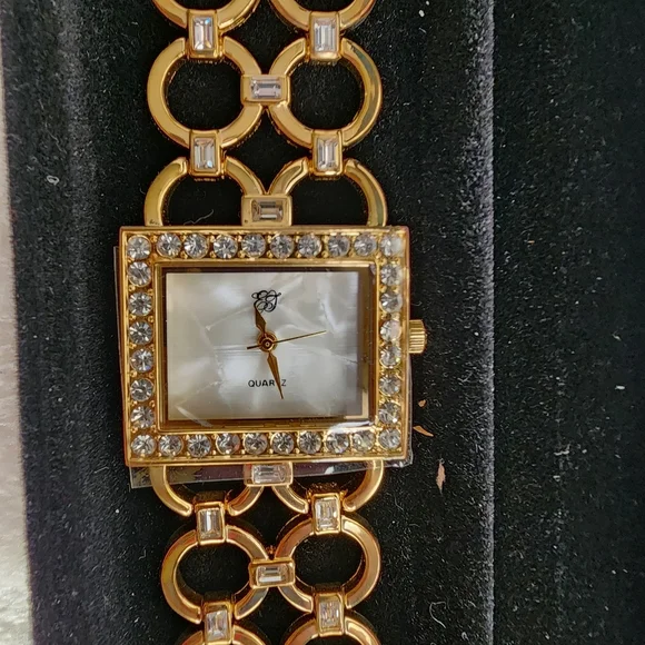 Elizabeth Taylor White Diamonds Watch - Picture 5 of 11